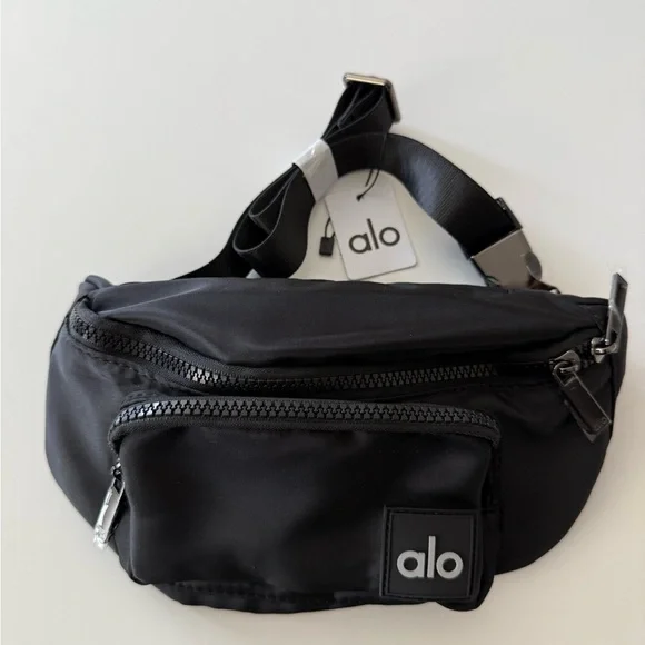 Alo yoga Explorer Fanny Pack - Picture 5 of 7